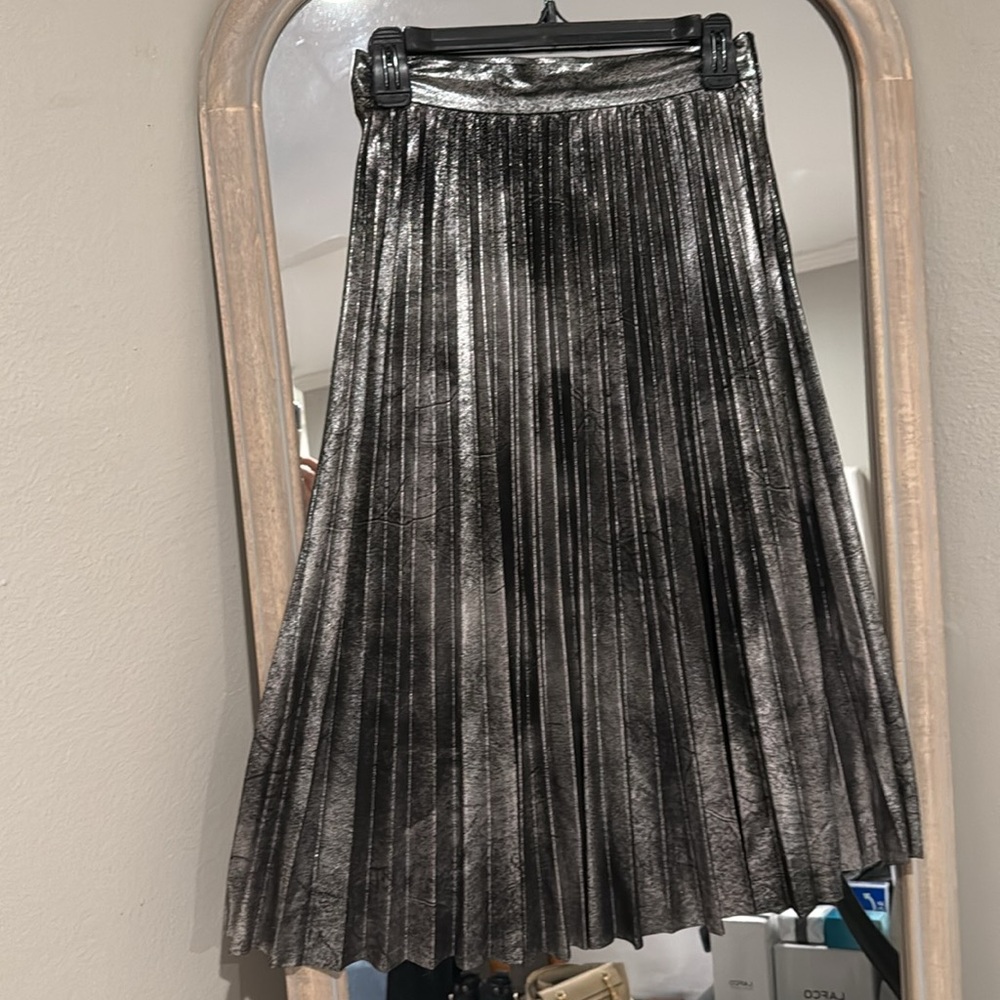 Silver Metallic Pleated faux leather skirt